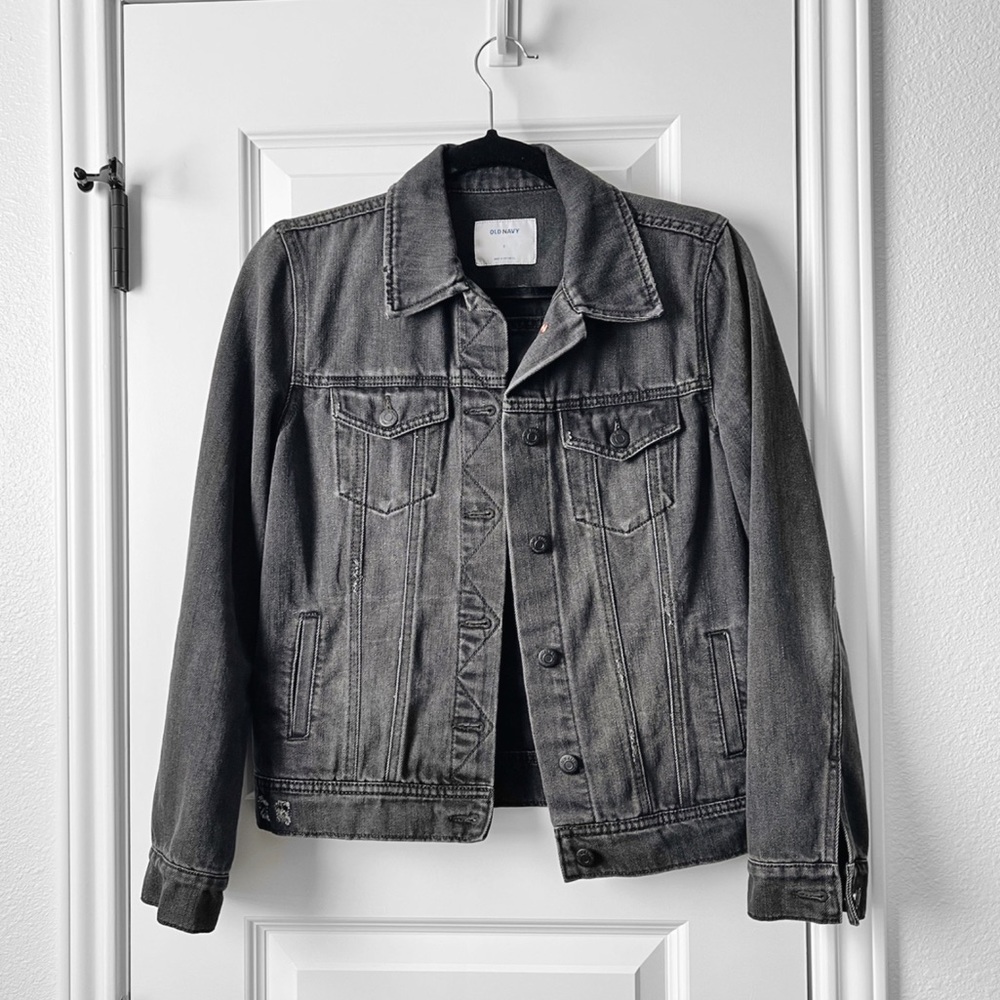 Women’s Distressed Black Jean Jacket NWOT